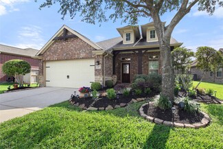 207 Echo Brook Ln, Dickinson, TX 77539