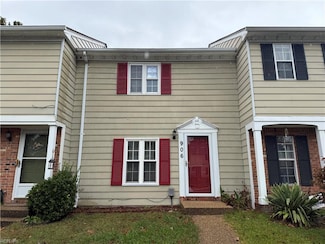 906 Seabreeze Ct, Chesapeake, VA 23320