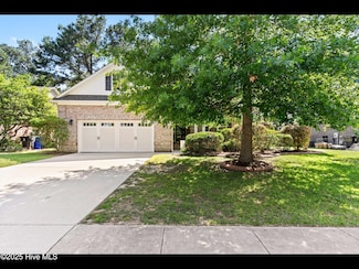 822 Lambrook Dr, Wilmington, NC 28411