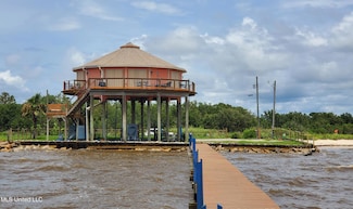 4304 Beach Blvd, Ocean Springs, MS 39564