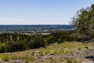 179 N Countless Views Dr, Kerrville, TX 78003
