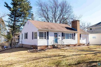 2732 E 7th St, Duluth, MN 55812