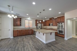 6608 Fort William St, North Las Vegas, NV 89084