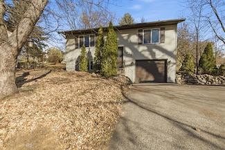 1021 5th St S, Sauk Rapids, MN 56379
