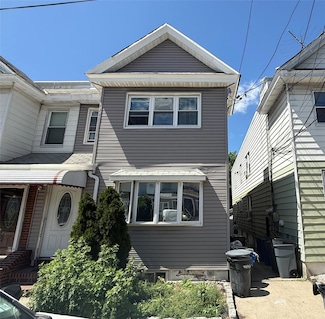 69-11 58th Rd, Maspeth, NY 11378