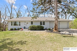 8106 Northridge Dr, Omaha, NE 68112