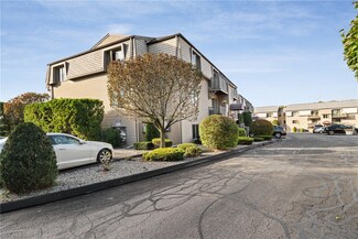 62 Village Ct, West Warwick, RI 02893