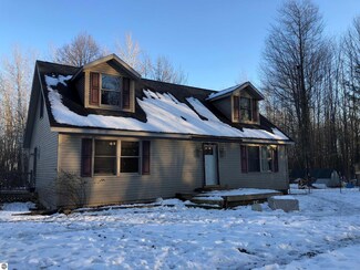 2590 Plainfield Rd, Hale, MI 48739