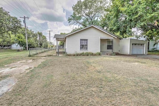 1003 S 11th St, Duncan, OK 73533