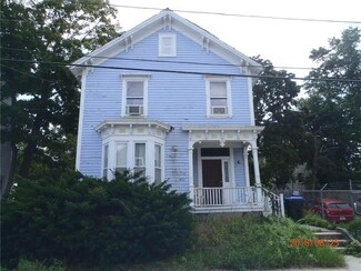 10 Mawney St, Providence, RI 02907