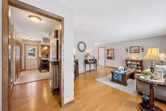 1215 Royal Oaks Rd, Saint Cloud, MN 56304