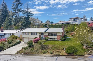 1304 Palm Dr, Fircrest, WA 98466