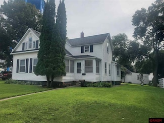 121 3rd Ave NE, Sleepy Eye, MN 56085