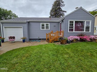 913 17th St NW, Minot, ND 58703