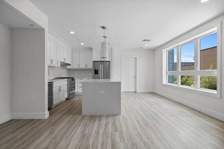 301 Border St Unit 211, Boston, MA 02128