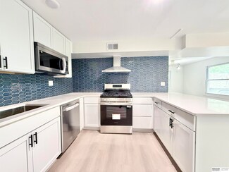 1132 S 33rd St Unit B, Omaha, NE 68105
