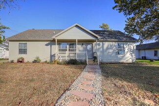 404 S 2nd St, Tolono, IL 61880