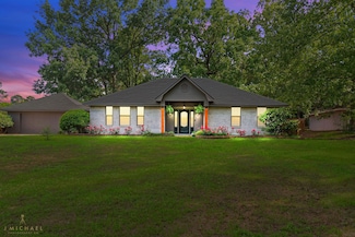 6105 Shadow Wood Dr, Shreveport, LA 71107