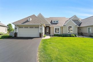 1802 Lindens Ct, Oconomowoc, WI 53066