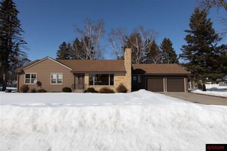 413 6th St SW, Wells, MN 56097