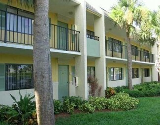 1711 Meadows Cir W, Boynton Beach, FL 33436