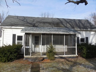 15 E Clay St, Ridge Farm, IL 61870
