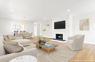 156 Apache Ln Unit A, Stratford, CT 06614