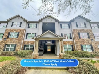 8304 Fairington Village Dr, Lithonia, GA 30038