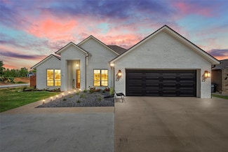 969 Washington Ln, Waco, TX 76708