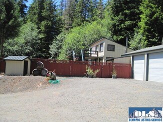 452 Nicholas Rd, Clallam Bay, WA 98326