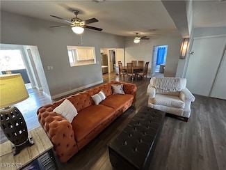 2020 Santa Paula Dr, Las Vegas, NV 89104