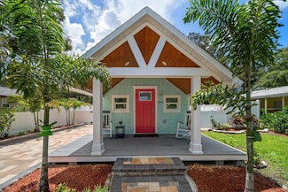 907 15th Ave NW, Largo, FL 33770