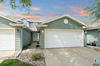5302 W Sourwood Place, Sioux Falls, SD 57107
