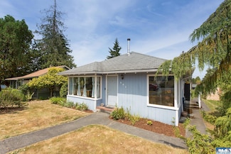 525 E 10th St, Port Angeles, WA 98362