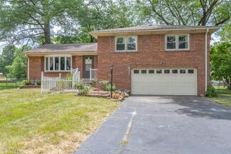211 Lakeview Dr, Mason, OH 45040