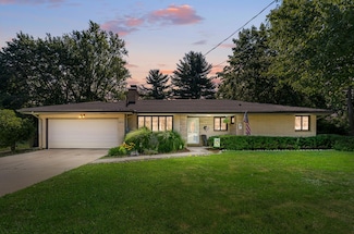 N1272 Cedar Rd, Genoa City, WI 53128