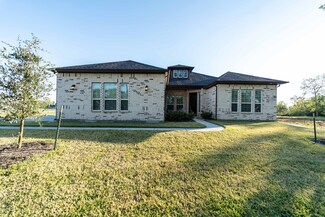 711 Redbird Ct, Angleton, TX 77515