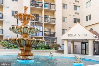 1211 S Eads St Unit 801, Arlington, VA 22202