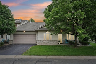 1118 Crystal Place W, Chaska, MN 55318