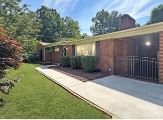 181 Huntington Dr, Hudson, NC 28638