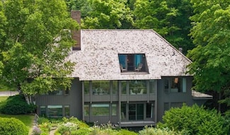 1445 Bay View Heights, Petoskey, MI 49770
