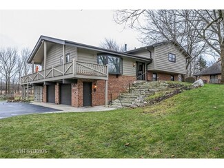 26823 Greenview Dr, Wauconda, IL 60084