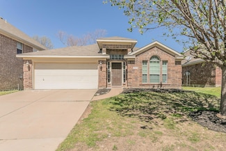 4828 Summer Oaks Ln, Fort Worth, TX 76123