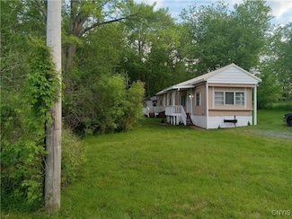 2348 Canal Rd, Camillus, NY 13031