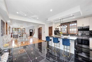 112- 2 178th St, Jamaica, NY 11433