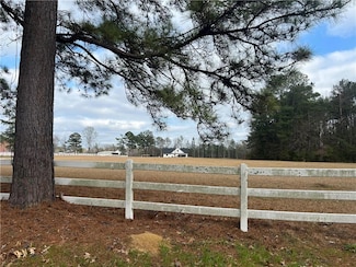 738 Paradise Rd, Ball, LA 71405