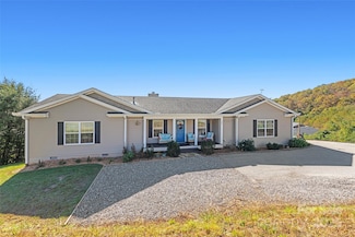 198 Gibson Cove Rd, Franklin, NC 28734