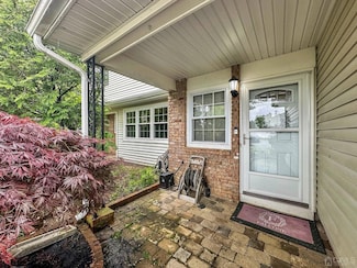 42 Staghorn Dr, Matawan, NJ 07747