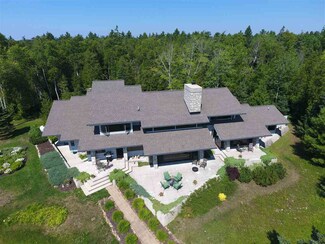 422 S A E Smith, Gulliver, MI 49840