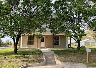 103 E St, Phillipsburg, KS 67661